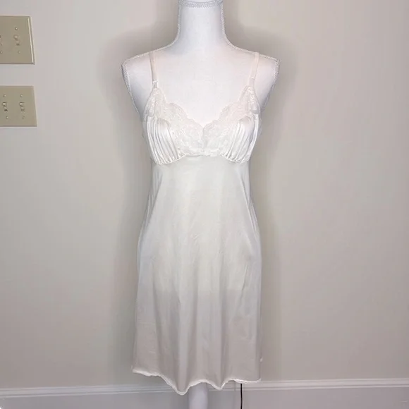 Vanity Fair White Nylon Dress Slip Y2K - Picture 1 of 9